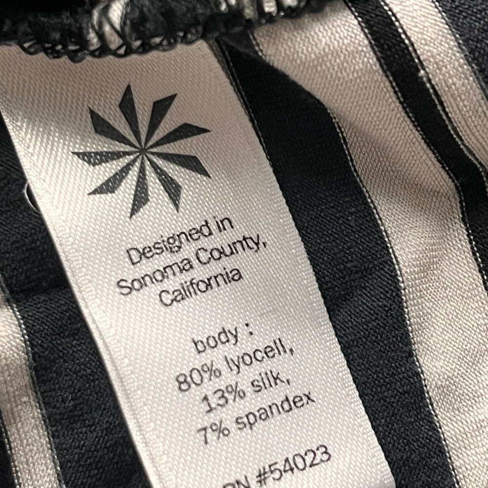 Athleta Black and White Striped open back sleeveless to woman’s size xxs - Picture 3 of 4